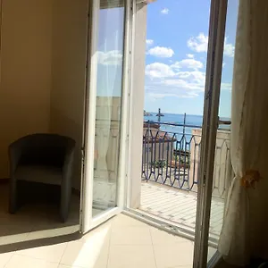 Apartment Holiday Rentals Taormina, Taormina